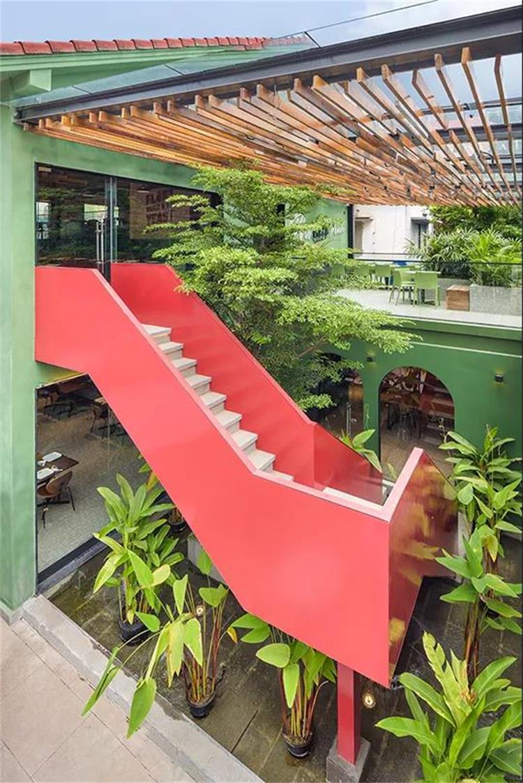 美國棒約翰披薩連鎖餐廳 · 金邊BKK1 ?ST51/352