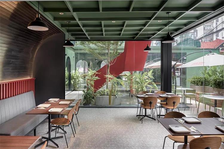 美國棒約翰披薩連鎖餐廳 · 金邊BKK1 ?ST51/352