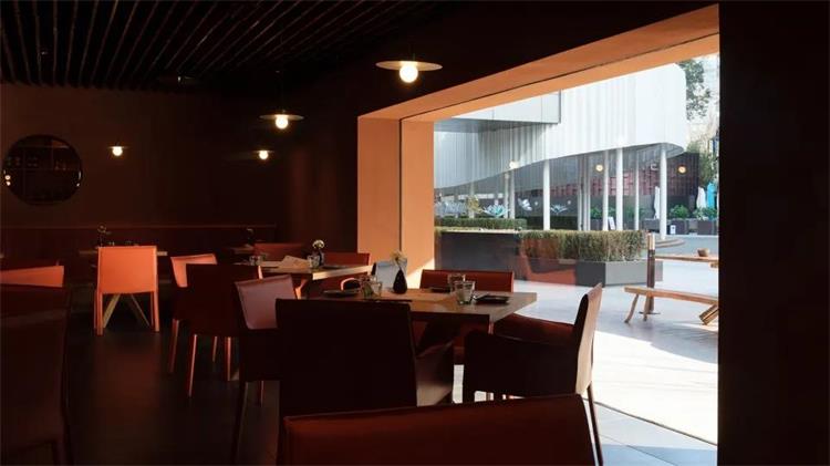 半山腰鳳凰匯店 · 北京